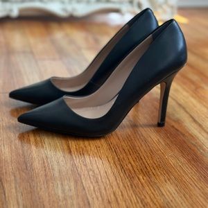 Charles by Charles David Black Leather Pumps | 8.5